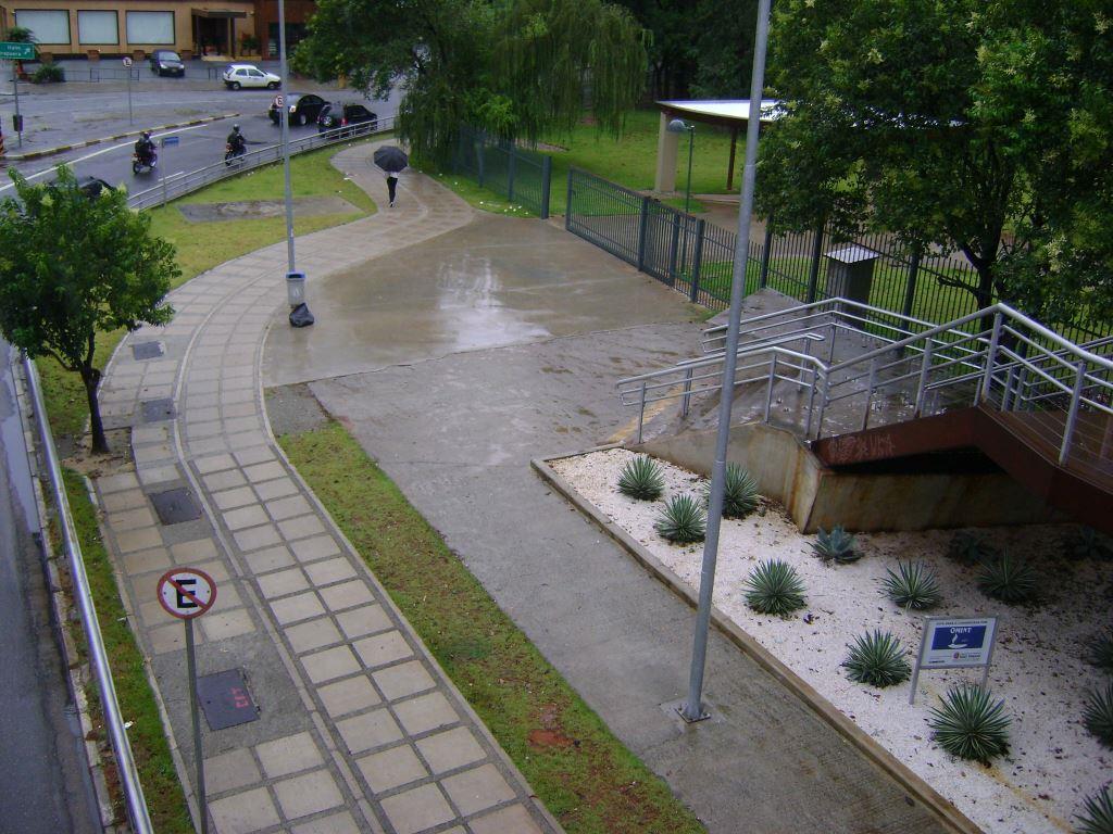 Caladas externas drenantes Parque do Povo compacta